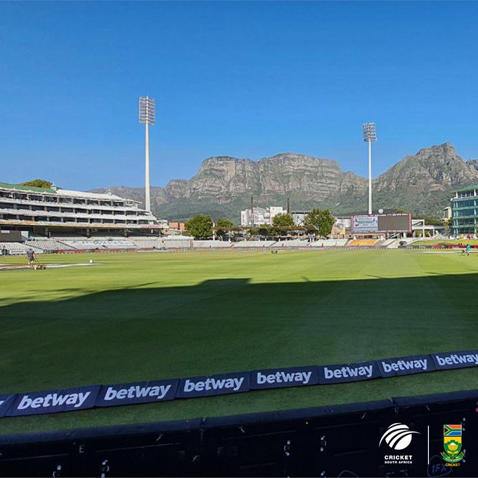 Newlands Cricket Ground and Table Mountain in the background