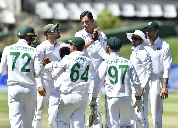 The South African Test team gathers around to celebrate a Marco Jansen wicket. Proteas vs India Test match.